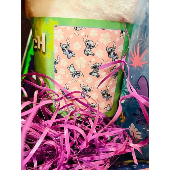 Stitch and Angel adorable bundle
40*50 baby throw Matching pillow Angel plush - Picture 3 of 14